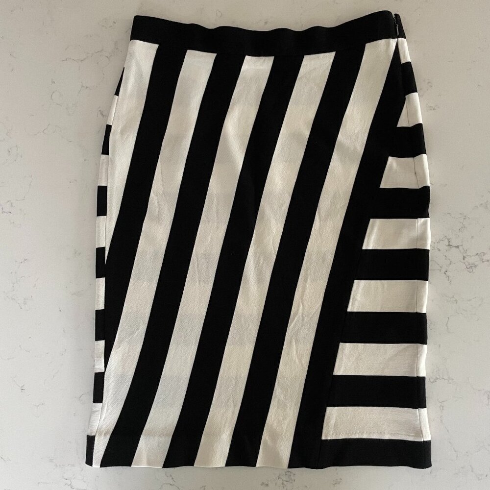 Banana Republic Striped Rayon Viscose Blend Fitted Pencil Skirt Black Cream Sz 2